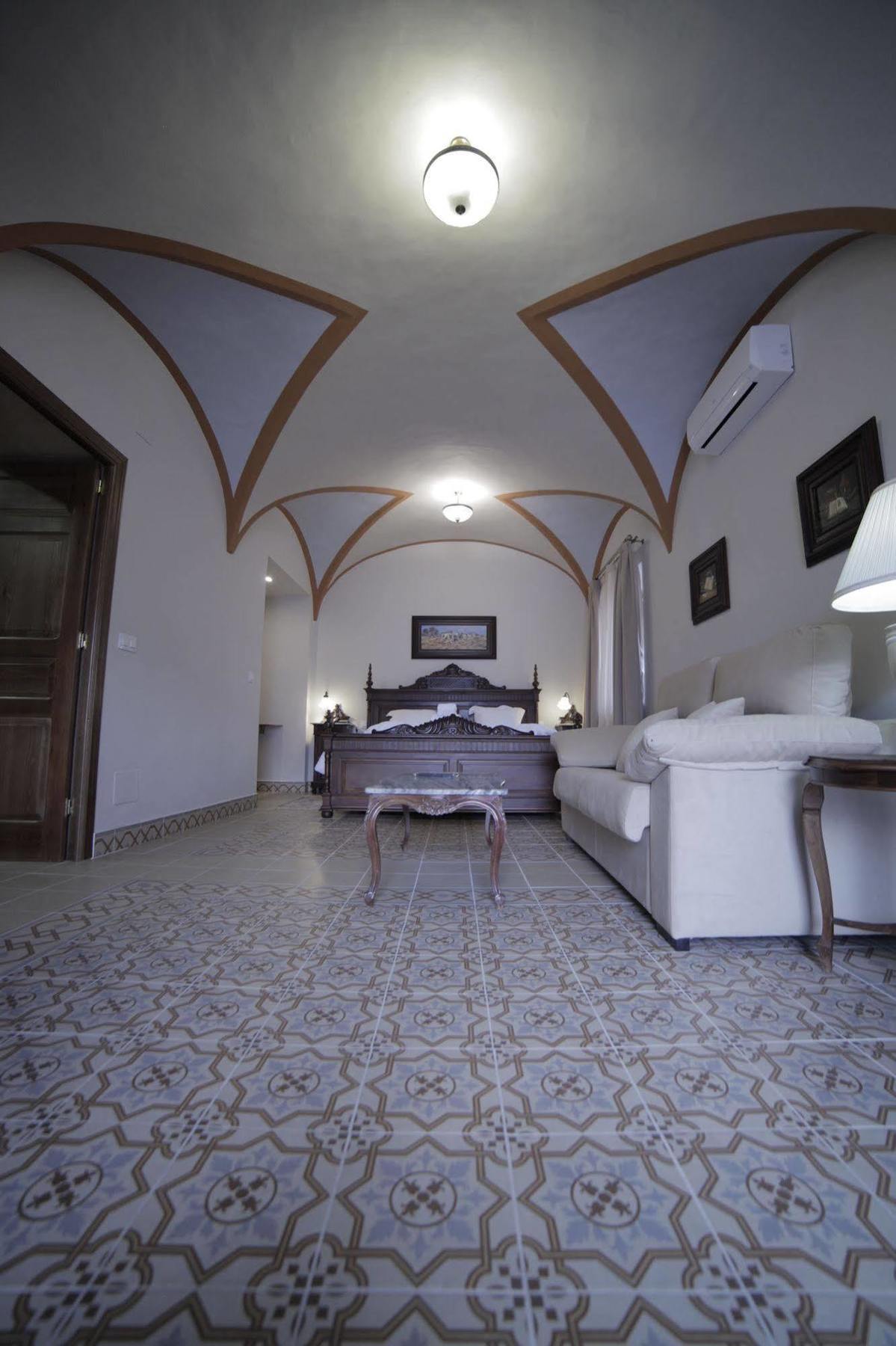 Hotel La Giralda Burguillos Del Cerro Екстер'єр фото