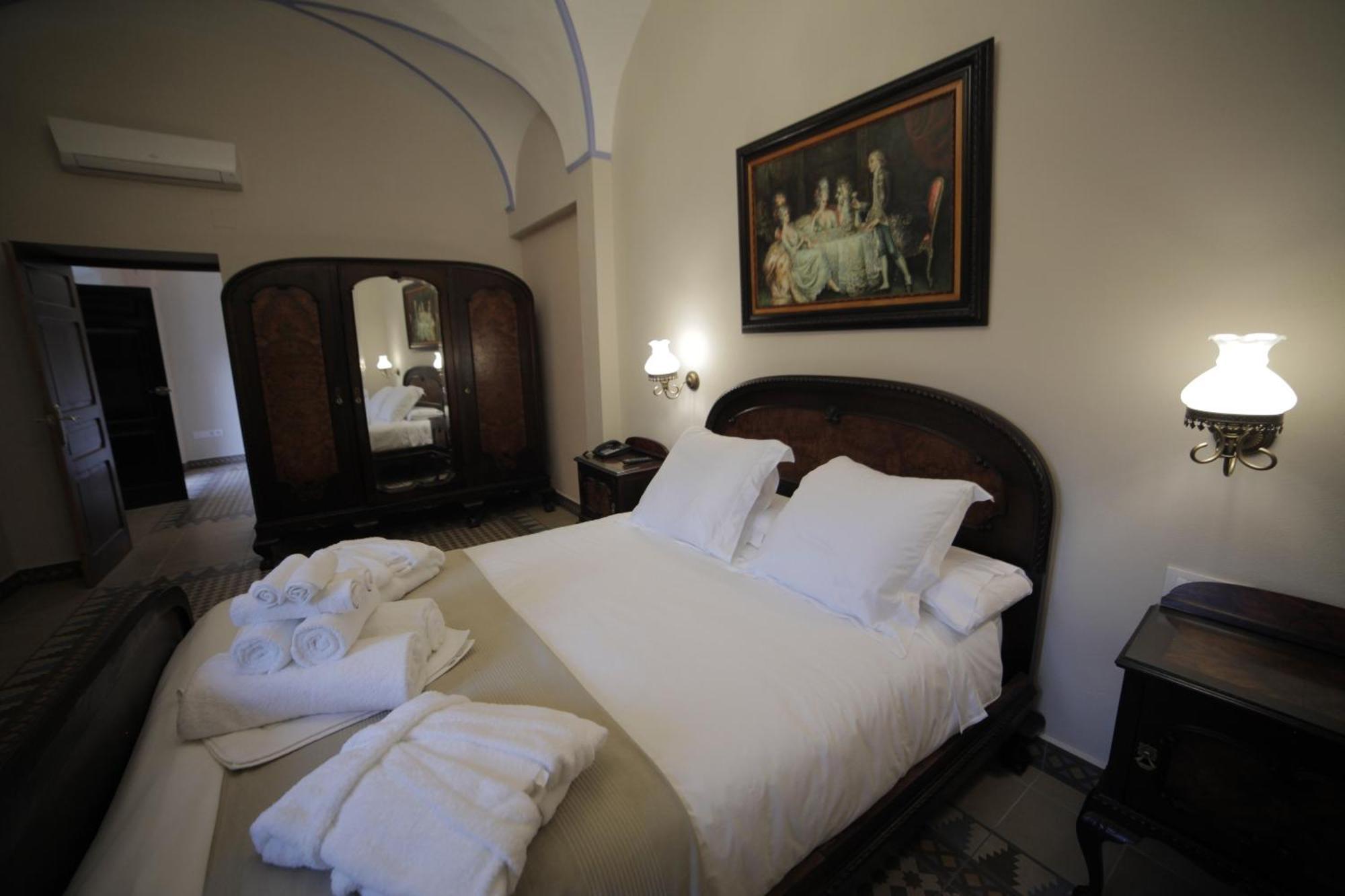 Hotel La Giralda Burguillos Del Cerro Екстер'єр фото
